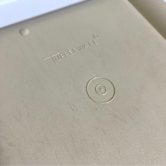 Tupperware Vintage Tray Almond Divided Cafeteria Style 15x9 Dining 1535 Lot of 2 - Picture 7 of 7